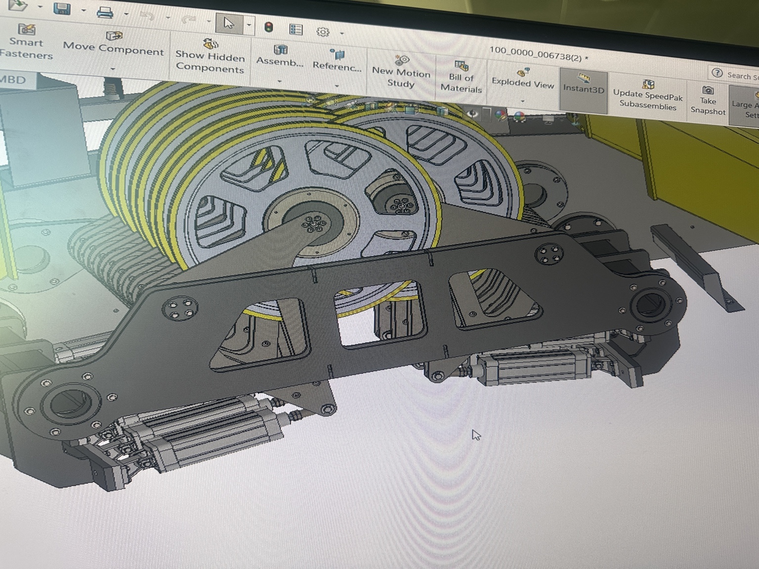 Wire wheel and tensioning design